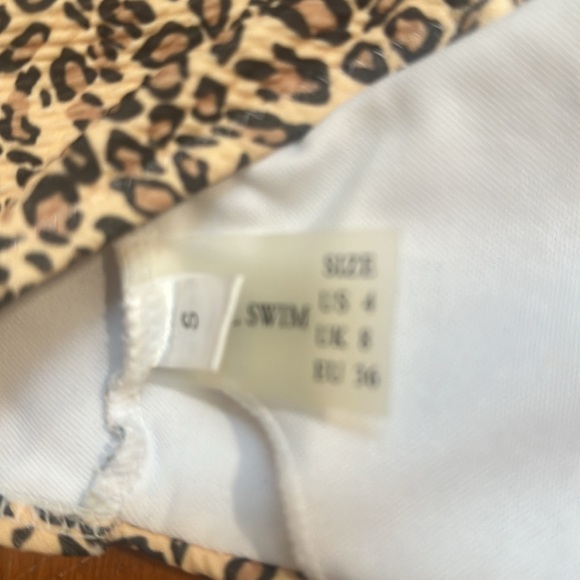 Zaful swim bikini top size 4 cheetah print - Picture 3 of 4